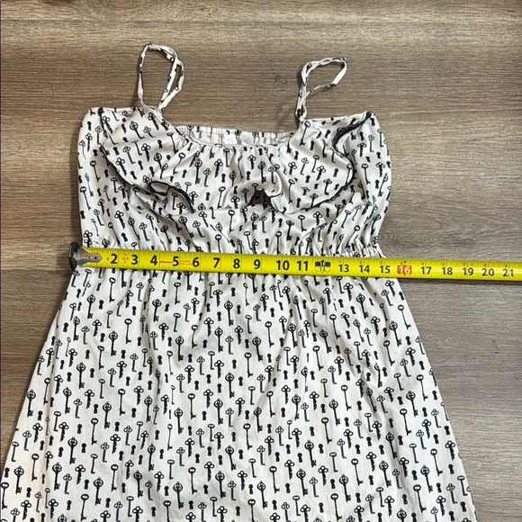 Black and Cream Pleated Spaghetti Strap Sundress - Picture 3 of 6